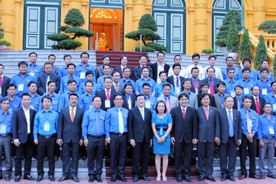 ประธานประเทศให้การต้อนรับคณะตัวแทนเยาวชนดีเด่นในการสร้างฐานะ - ảnh 1